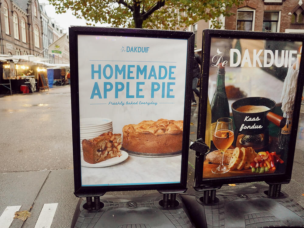 街で見かけたアップルタルトの看板