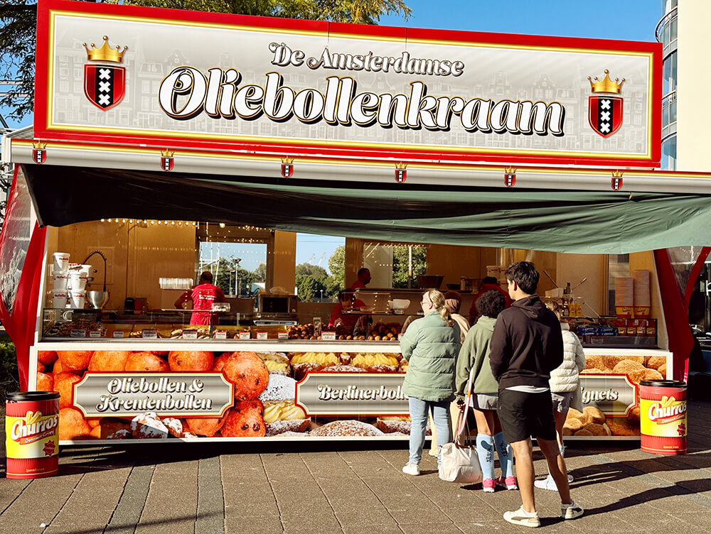 毎年10月頃に現れるオリボーレンの屋台